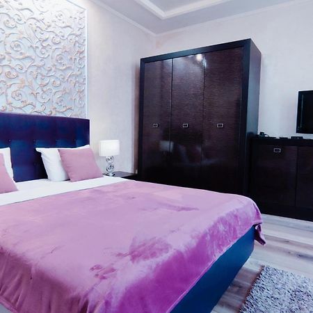 Best Apartment Plosha Rynok Lviv Bagian luar foto