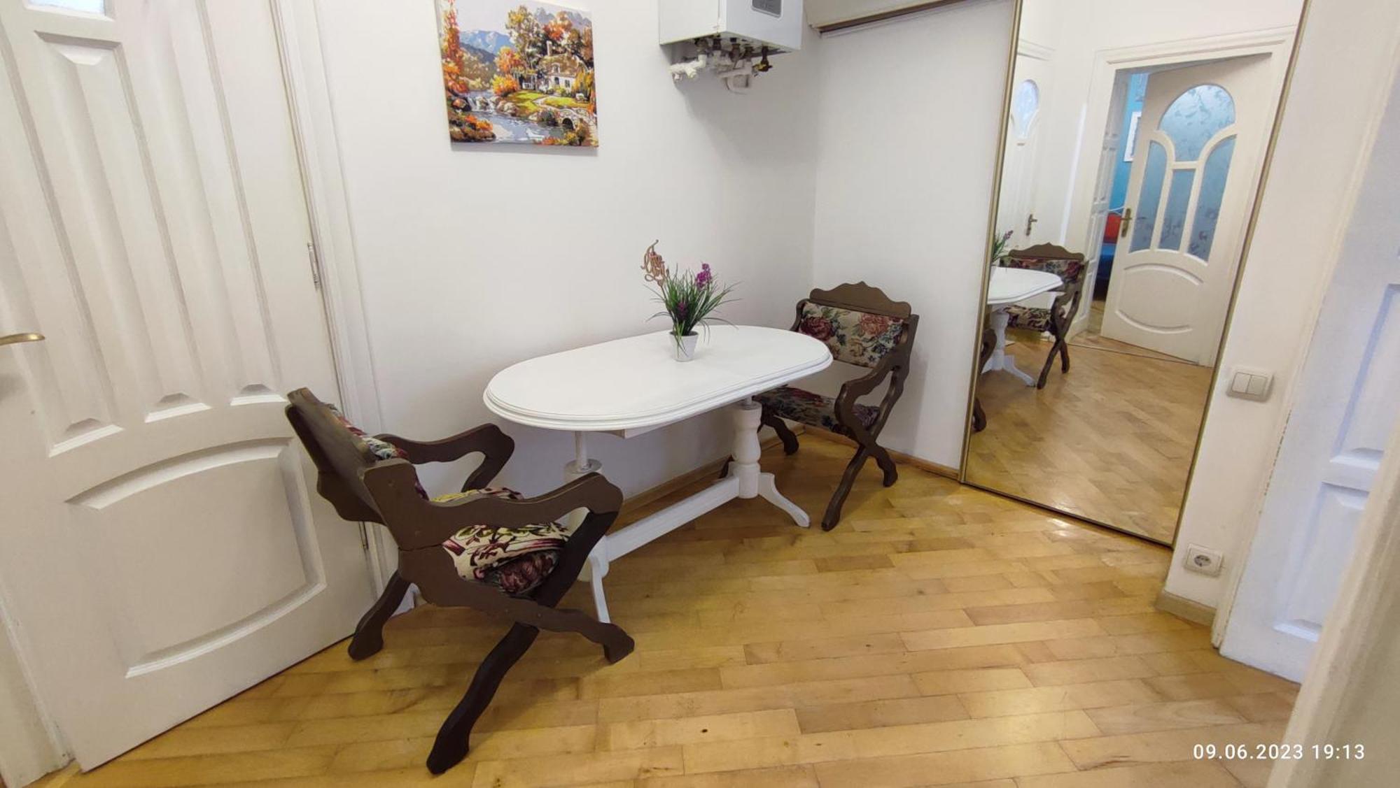 Best Apartment Plosha Rynok Lviv Ruang foto